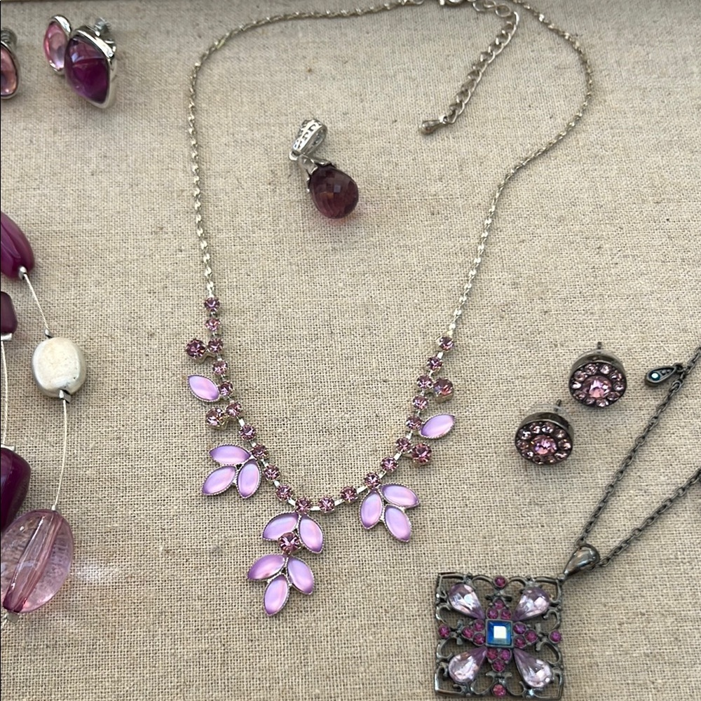 Elegant Purple and Silver Jewelry Set - Picture 3 of 12